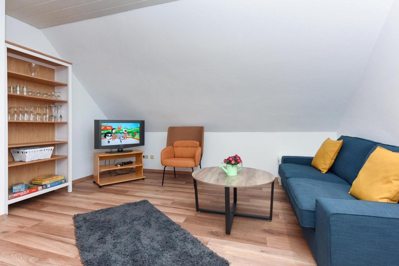 Ferienwohnung Wattgefluester Esens Exterior foto